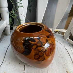 L.A POTTERIES 1969 vase # 82